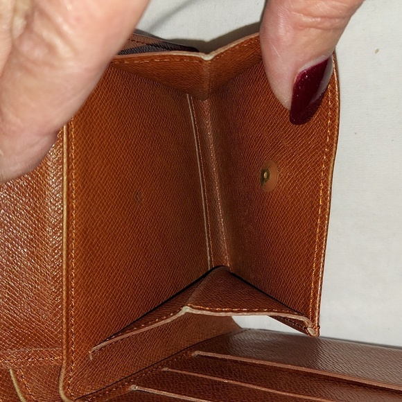 Authentic Louis Vuitton - Men’s LV Canvas Monogram Bifold Wallet - Picture 11 of 11